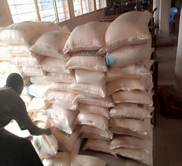 AID’s COVID-19 fund being used to distribute rice to families in need in the Congo ©Anglican Church of the Congo
