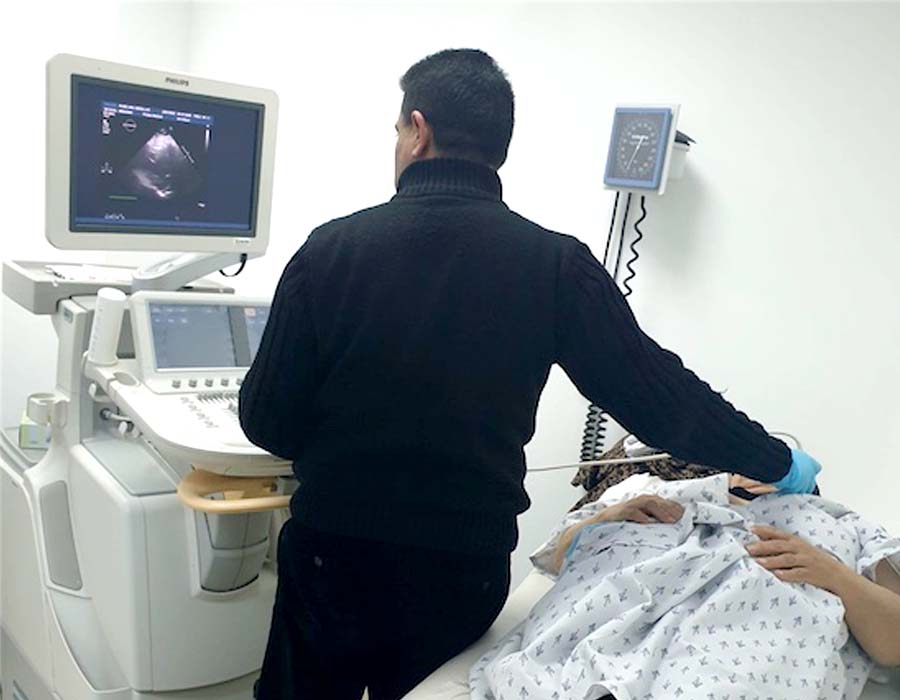 Checking a patient with diabetes for cardiovascular complications at the Medical Centre in Ramallah owned and operated by the Episcopal Church of Jerusalem © Diocese of Jerusalem