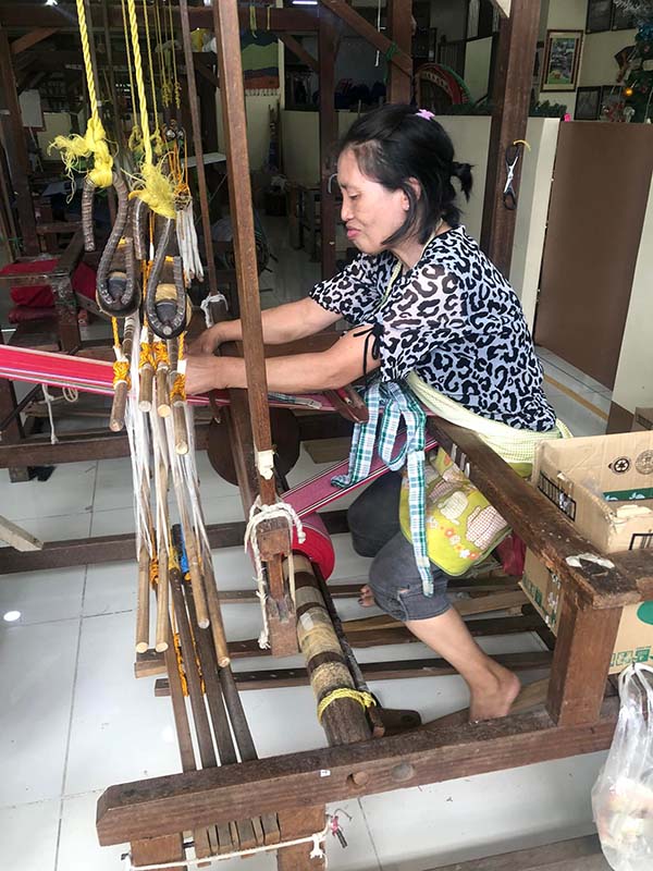 Weaving stoles 2