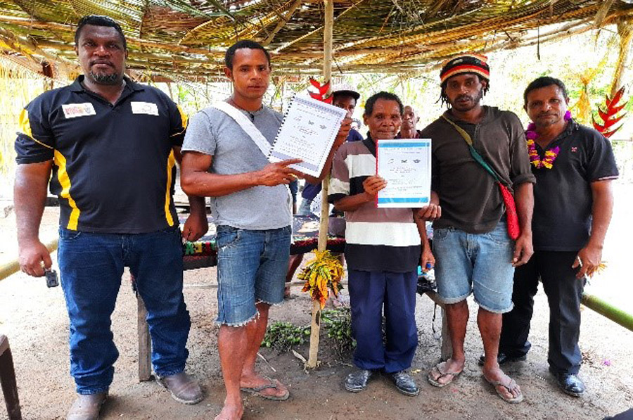 The community signs an MOU with Anglicare