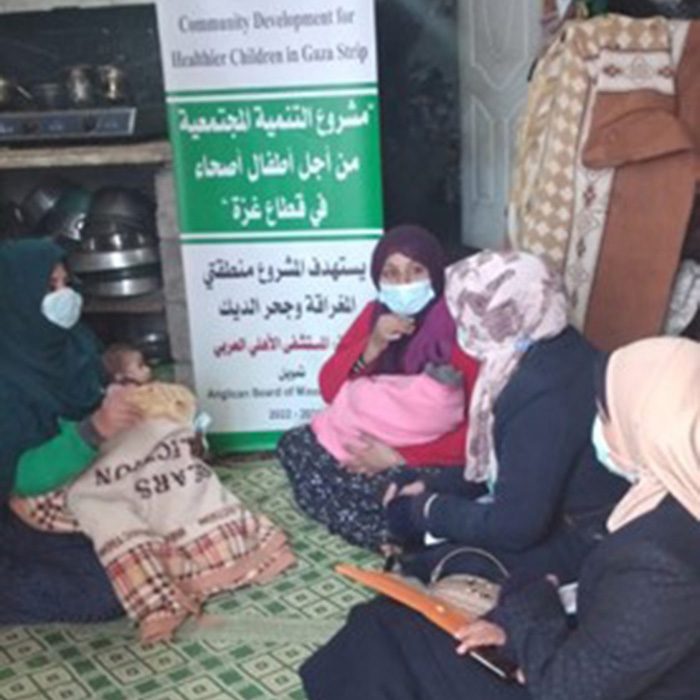 Teaching Gazan mothers about breastfeeding. © Al Ahli Hospital, Gaza. Used with permission.