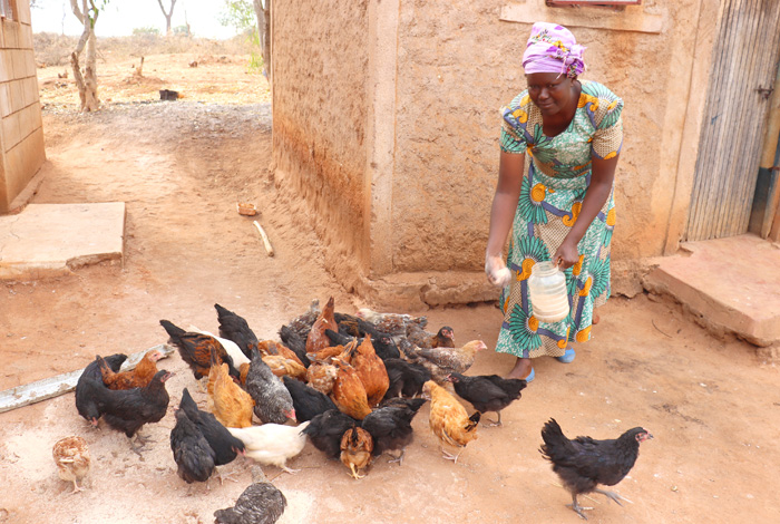 Catherine with her chickens ©ADSE