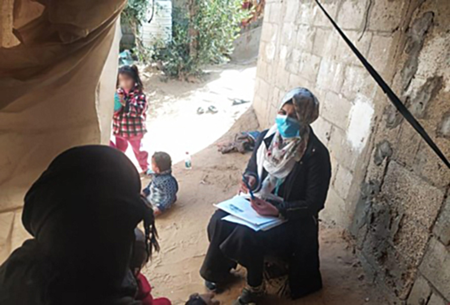 Gazan women learn about food safety and nutrition at home. © Alhi Hospital, Gaza. Used with permission.