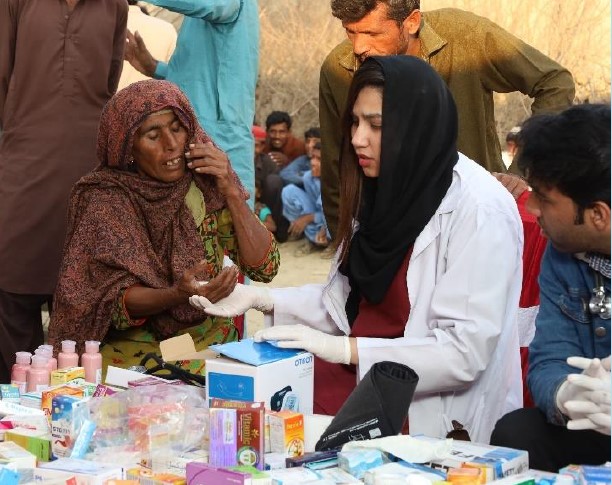 The Church of Pakistan set up an emergency medical camp in the area affected by the floods. © Church of Pakistan. Used with permission.