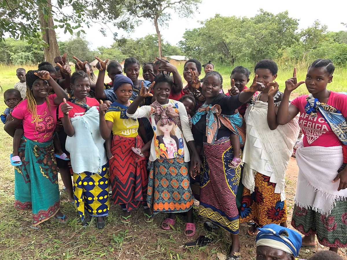 A group of young Zambian mothers. © Julianne Stewart, AID.