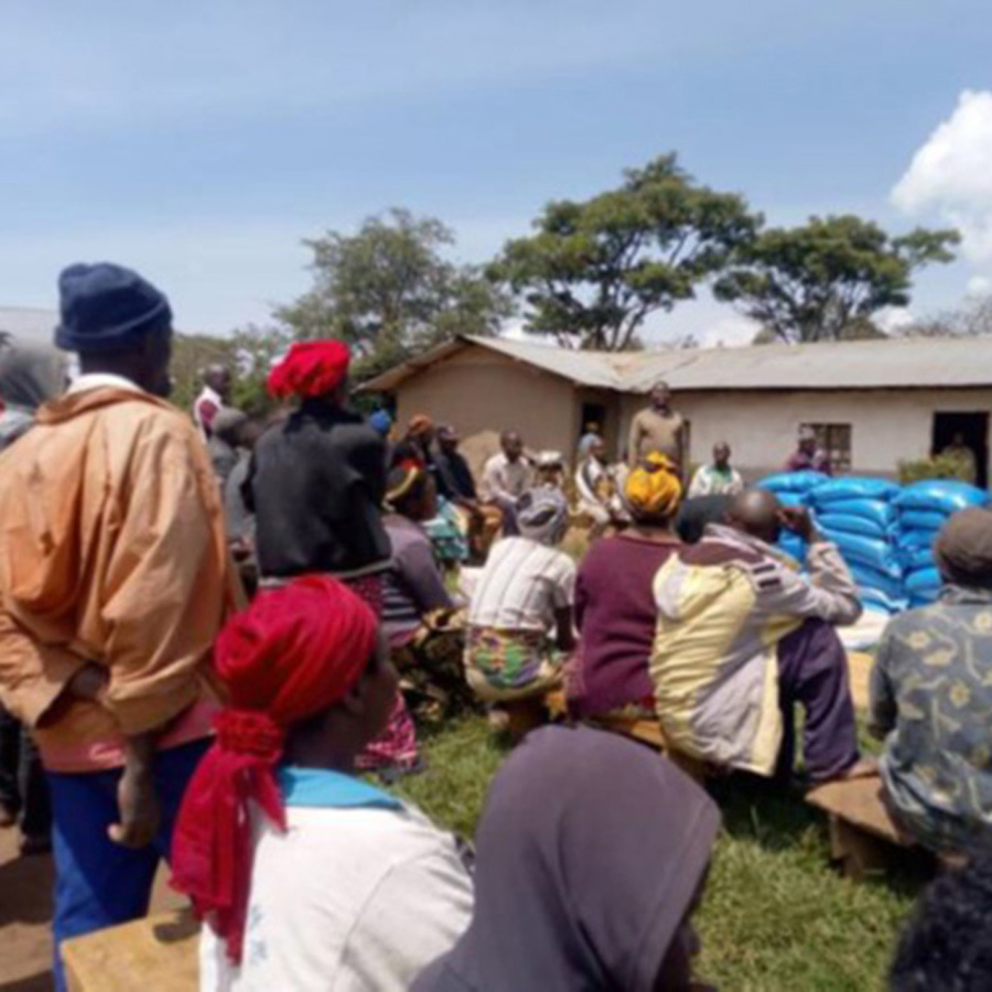 People waiting for food relief funded by ABM AID ©Anglican Province of Congo