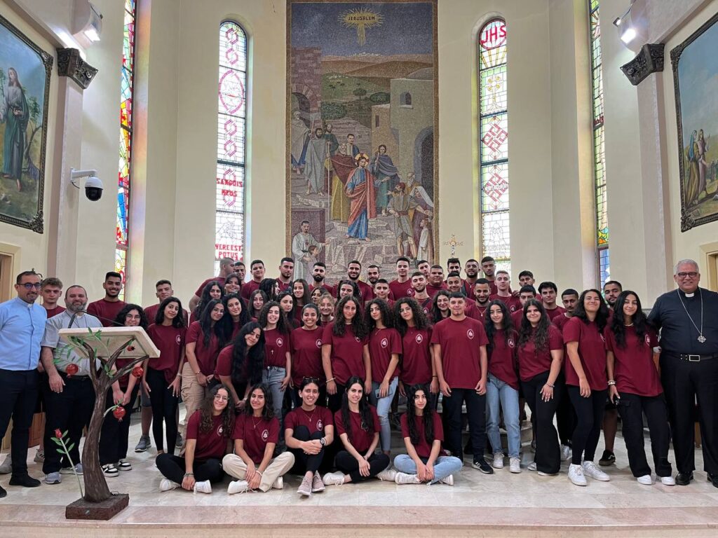 Diocesan youth pose for a group photo at the camp. © Diocese of Jerusalem. Used with permission.