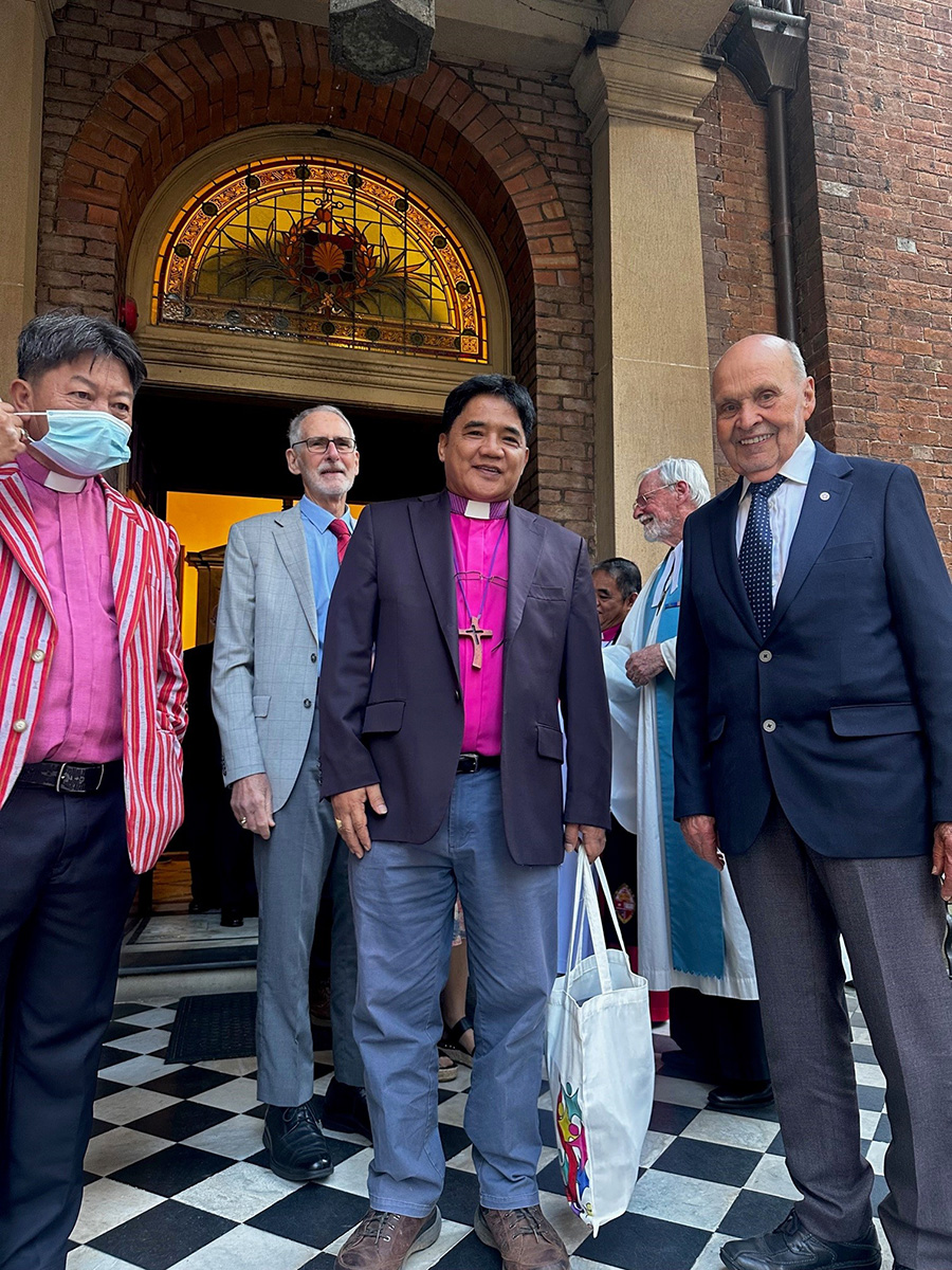 ECP bishops with ABM and AID supporters outside St James’ Church, King Street ©Lina Magallanes, AID.