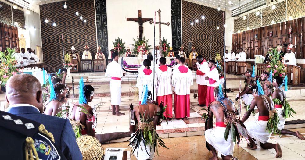 The Governor-General of the Solomon Islands, servers and dancers in traditional dress: the 50th Anniversary Service of the Anglican Church of Melanesia was a special day indeed © ABM AID/Isabel Robinson