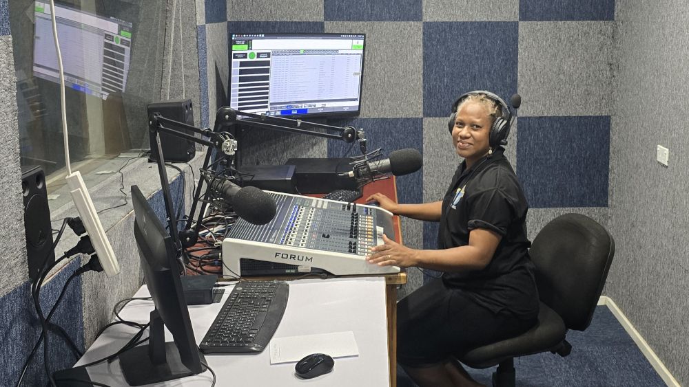 Lanieta Nimelea on decks at Radio Melanesia 87.7 FM, ACOM's new radio station. June 2025, Honiara, Solomon Islands © ABM AID/Isabel Robinson