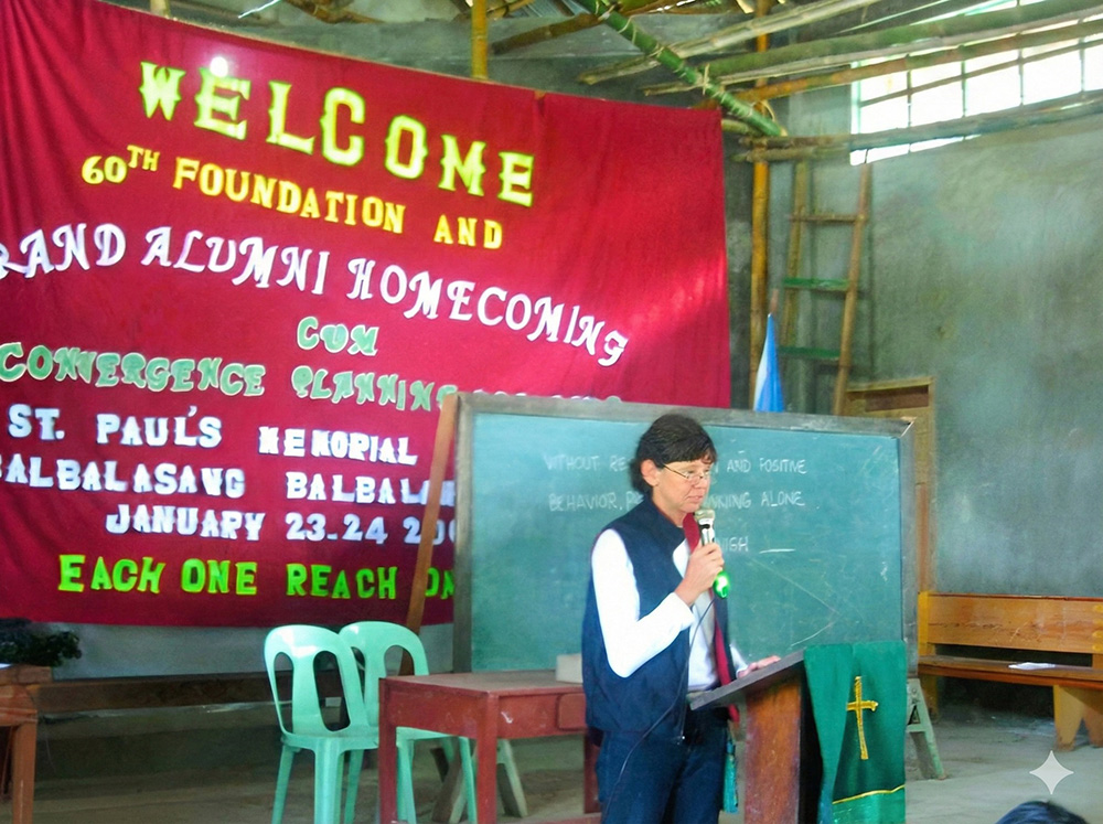 Viccy Harper laying out her vision to help SPMSKI during the SPMS Alumni Association in January 2006.